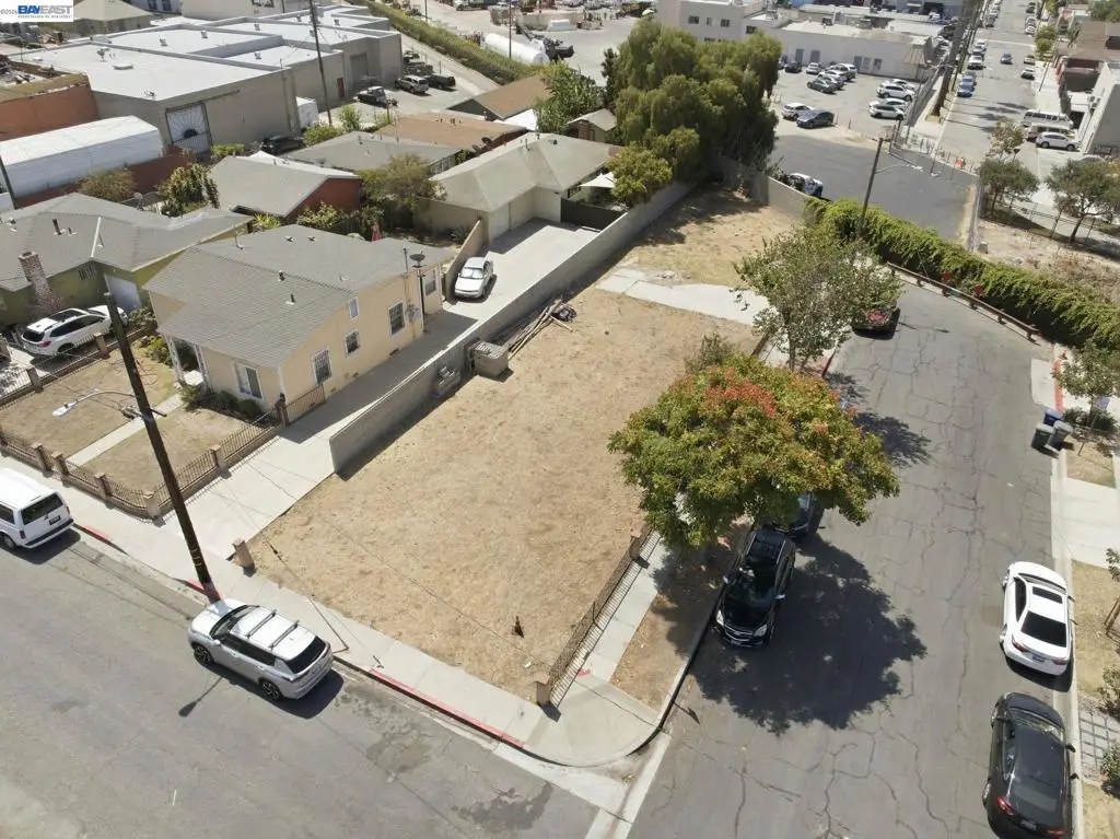1100 E 23rd St, Signal Hill, CA 90755 - #1