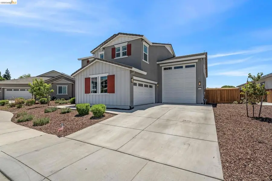1553 Base Ct, Dixon, CA 95620 - #3
