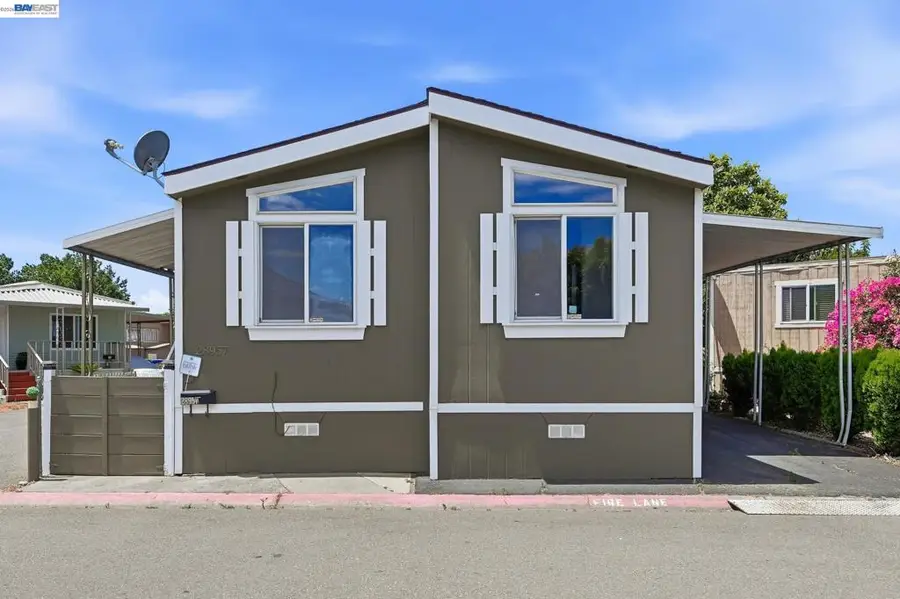 28957 Venus St, Hayward, CA 94544 - #2