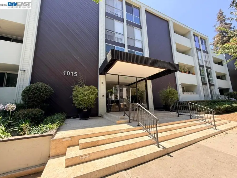 1015 N Kings Rd #309, West Hollywood, CA 90069 - #2