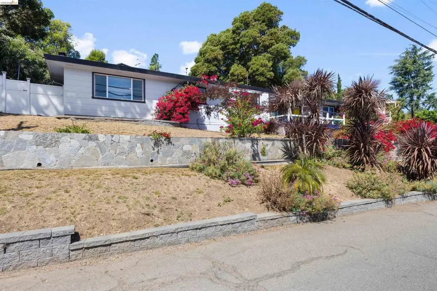 8019 Sterling Dr, Oakland, CA 94605 - #3