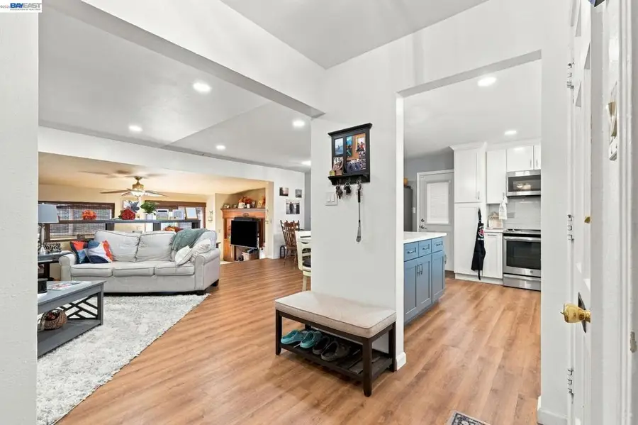 20927 Nunes Ave, Castro Valley, CA 94546 - #3