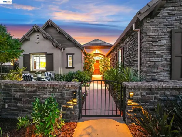 65 Stonebrae Rd, Hayward, CA 94542