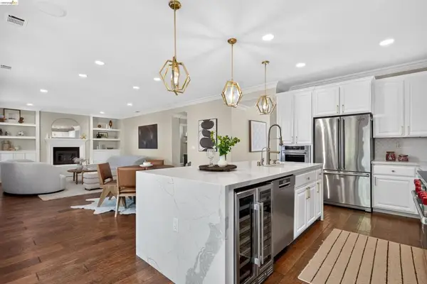 949 Toulouse Way, Martinez, CA 94553