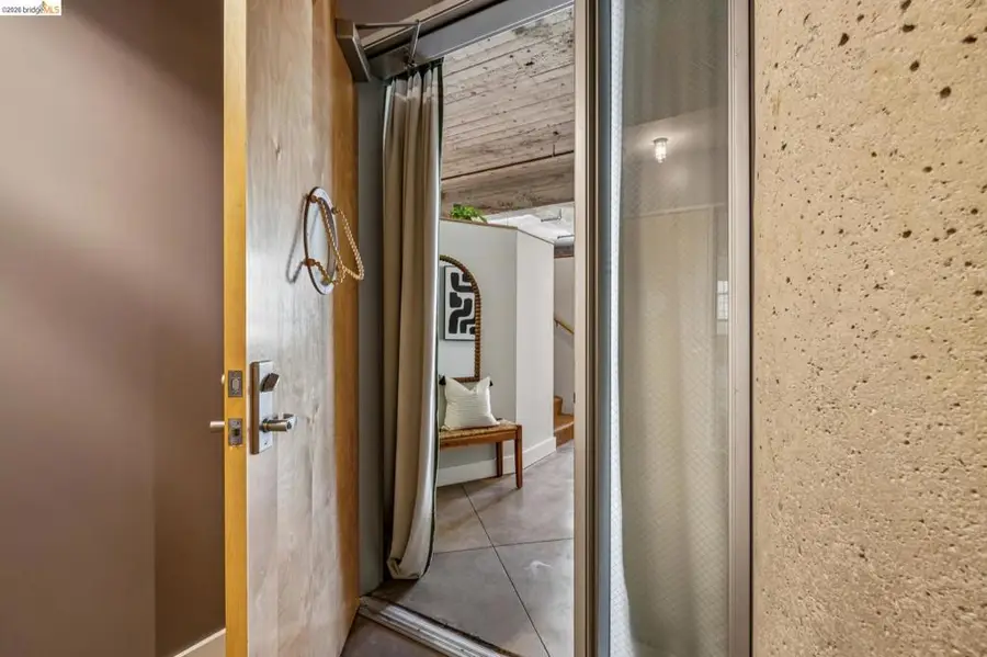 201 4th St #302, Oakland, CA 94607 - #3