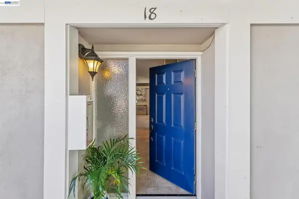 2133 Donald Dr #18, Moraga, CA 94556