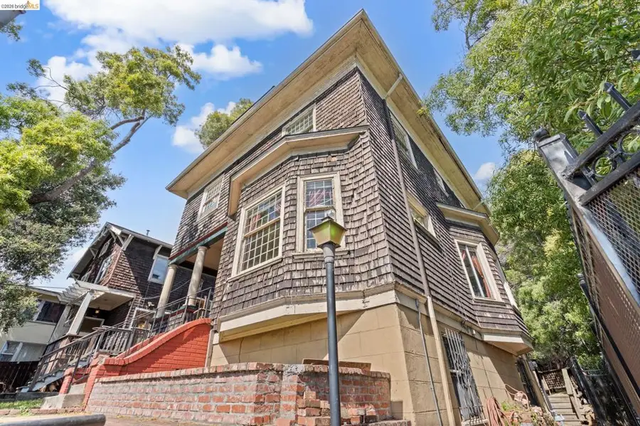 746 E 19th St, Oakland, CA 94606 - #2