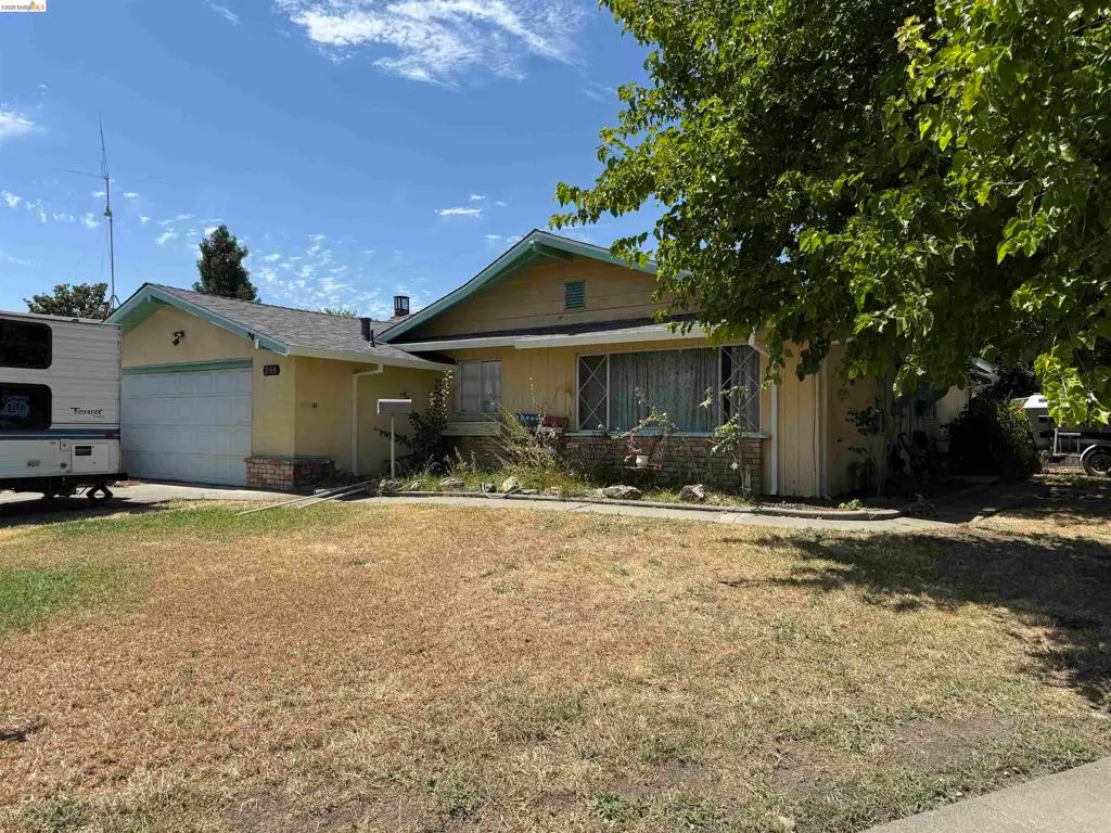 290 Plum St, Vacaville, CA 95688 - #1