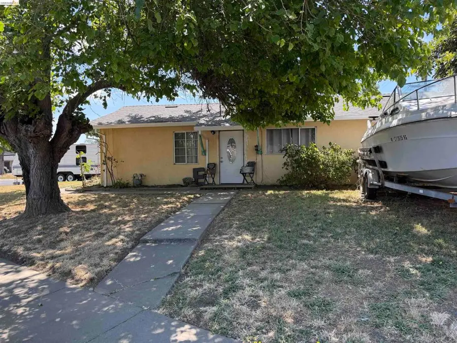 290 Plum St, Vacaville, CA 95688 - #2
