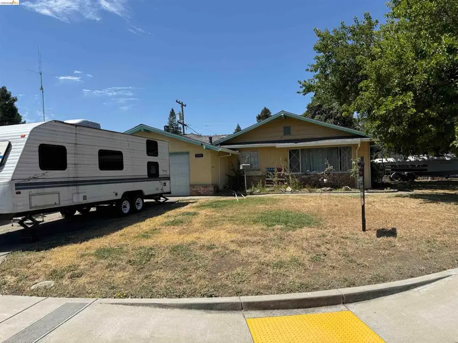 290 Plum St, Vacaville, CA 95688 - #3