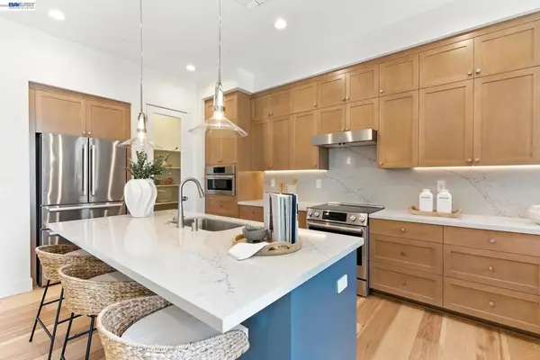 2005 Grand Street, Alameda, CA 94501