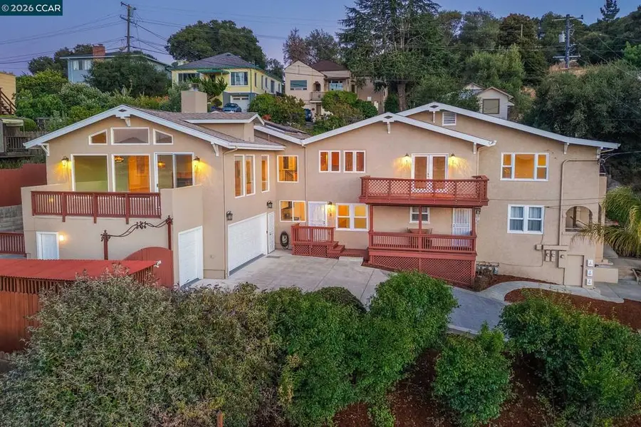 1135 5th Ave, Crockett, CA 94525 - #2