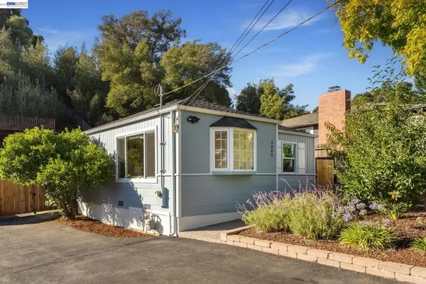 3085 Bantry Ave, Oakland, CA 94605