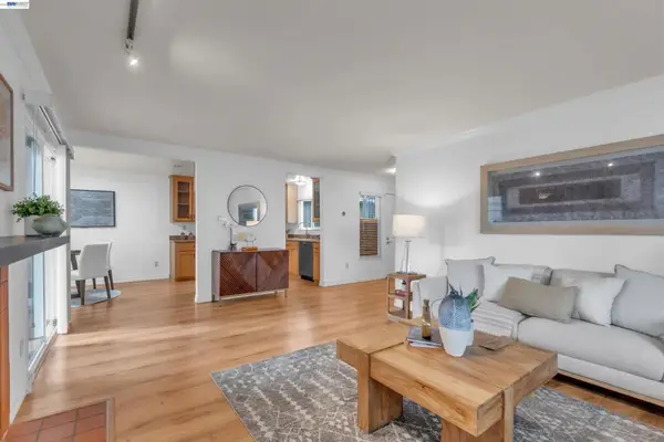 215 Whale Bone Ct, Vallejo, CA 94591