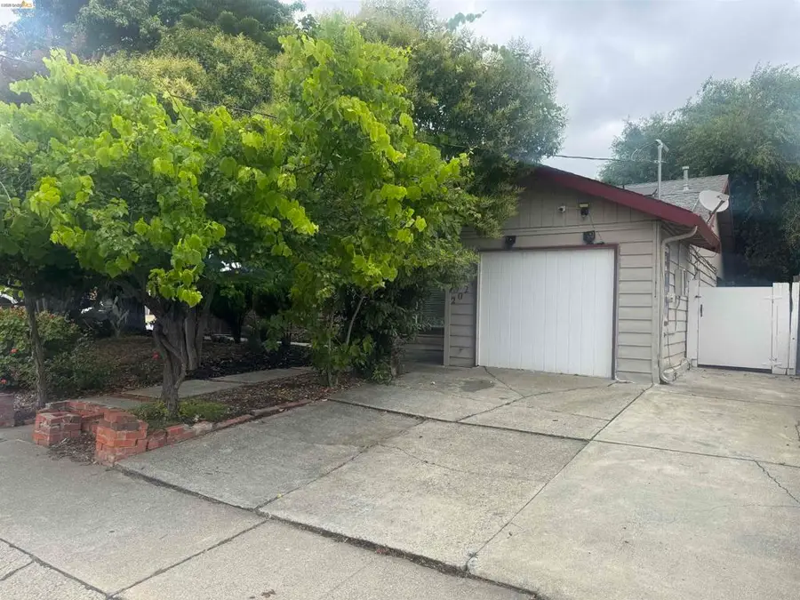 2029 Highland Dr, Concord, CA 94520 - #2