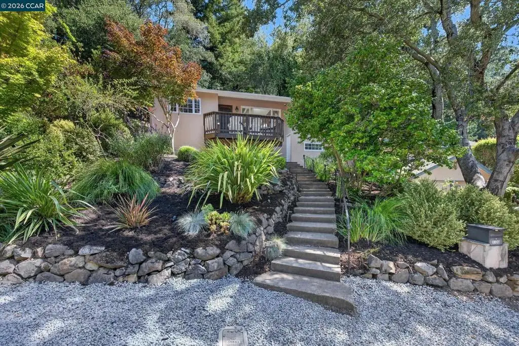 1130 Glencourt Dr, Oakland, CA 94611 - #1