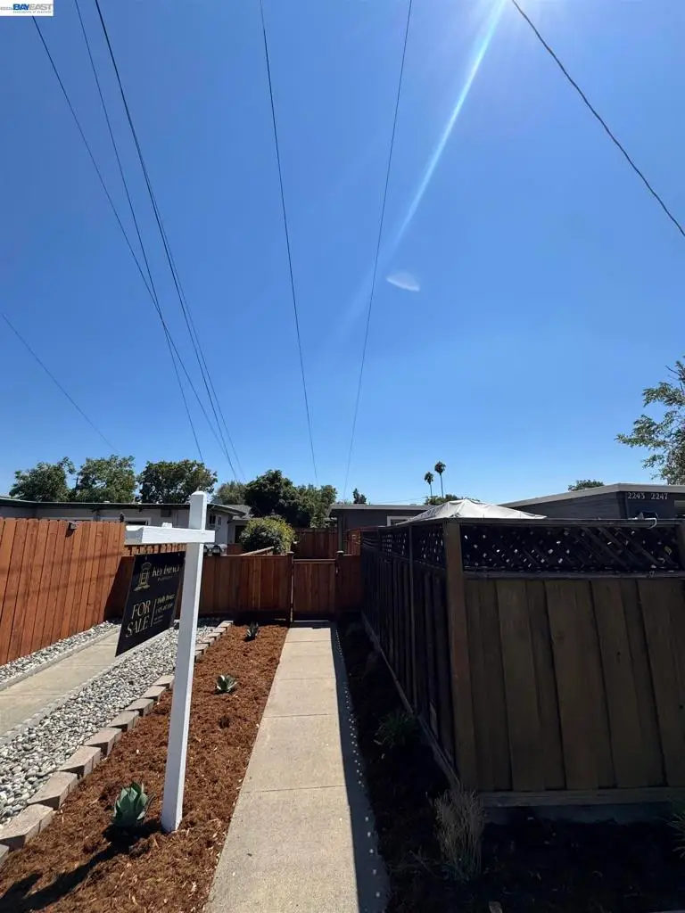 2243 Linden St, Livermore, CA 94551 - #2