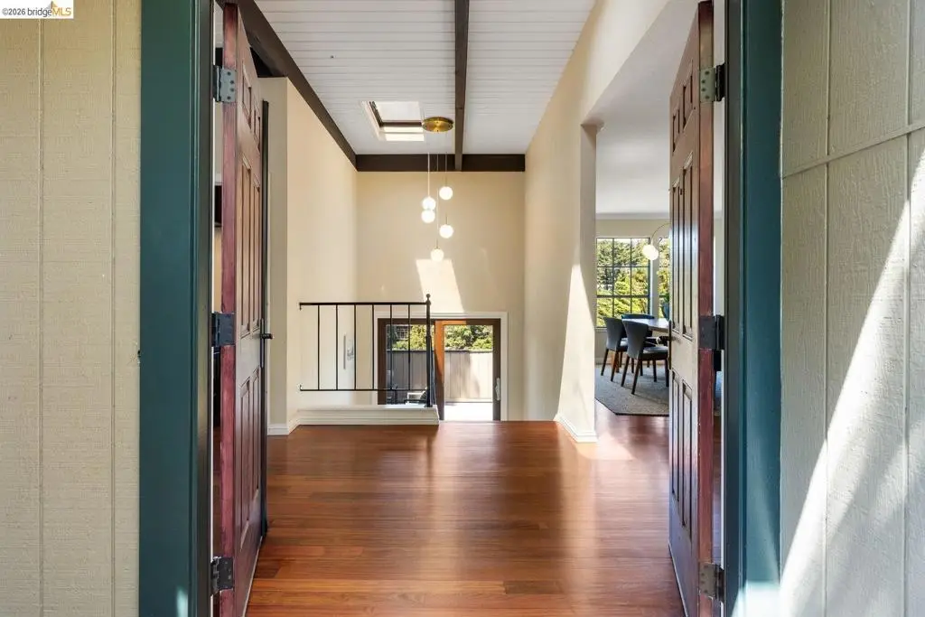 6909 Exeter Dr, Oakland, CA 94611 - #1