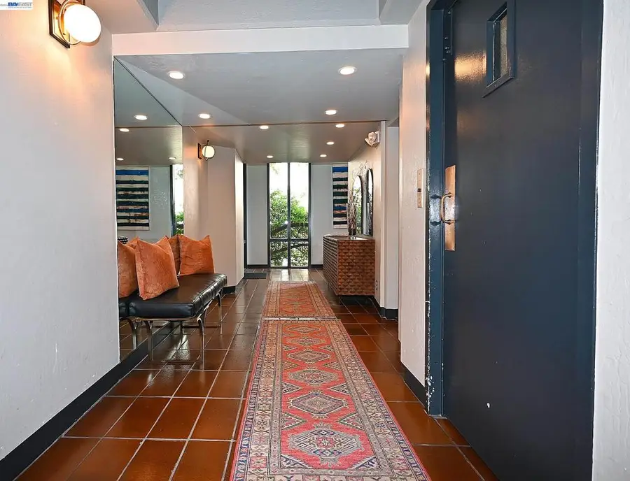 Address Withheld By Seller, San Mateo, CA 94402 - #3