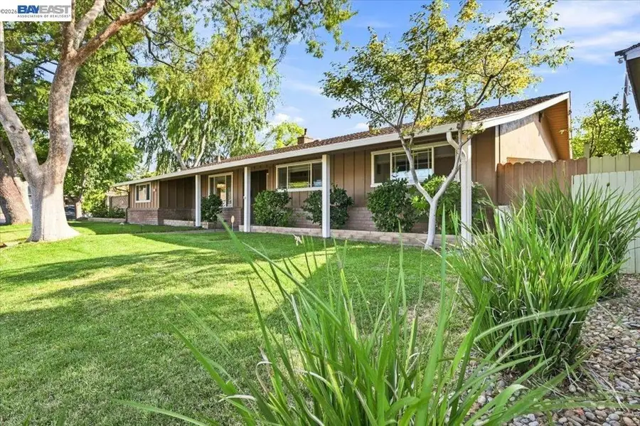 1661 Beckner Ct, Concord, CA 94521 - #2