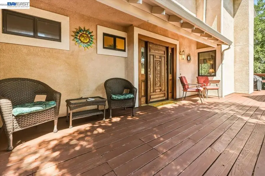 27468 Hayward Blvd, Hayward, CA 94542 - #2