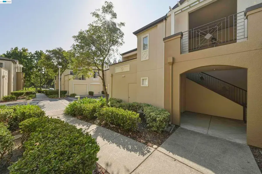 690 Applause Pl, San Jose, CA 95134 - #3