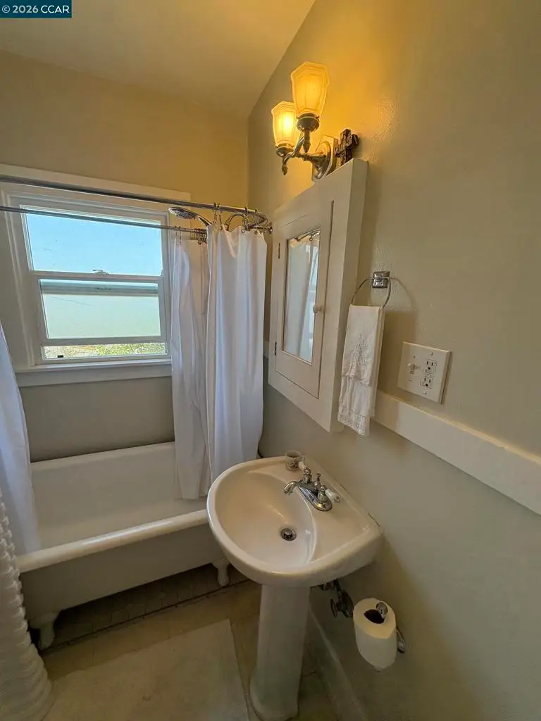 722 724 Edwards St, Crockett, CA 94525 - #3
