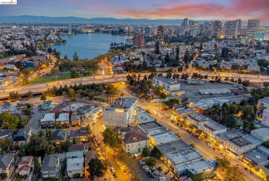 711 Walker Ave #202, Oakland, CA 94610 - #2