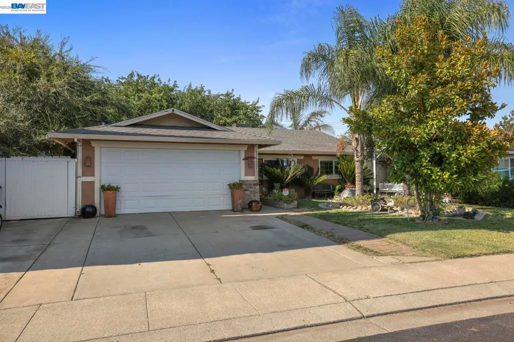 1427 Snyder St, Manteca, CA 95336 - #1