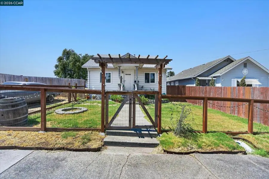 294 S 7th St, Rio Vista, CA 94571 - #3