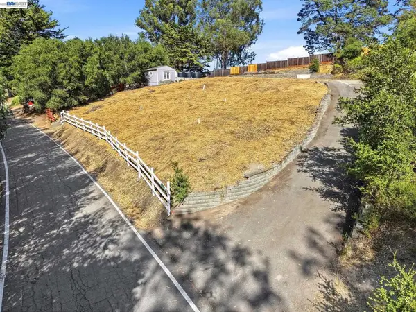 6733 Sunnyslope Ave, Castro Valley, CA 94552
