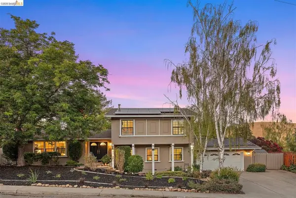 1235 Larch Ave, Moraga, CA 94556