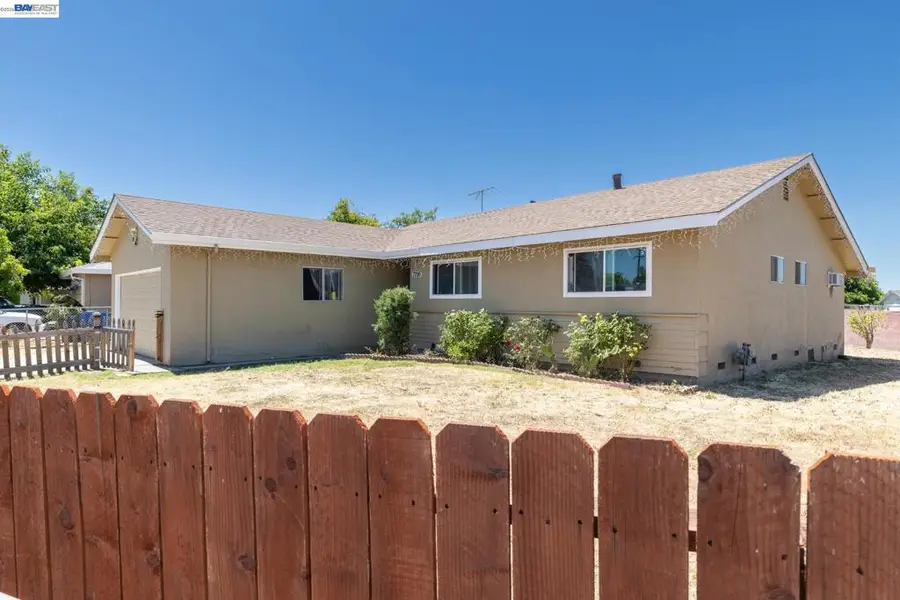 7700 Laramore, Sacramento, CA 95832 - #3
