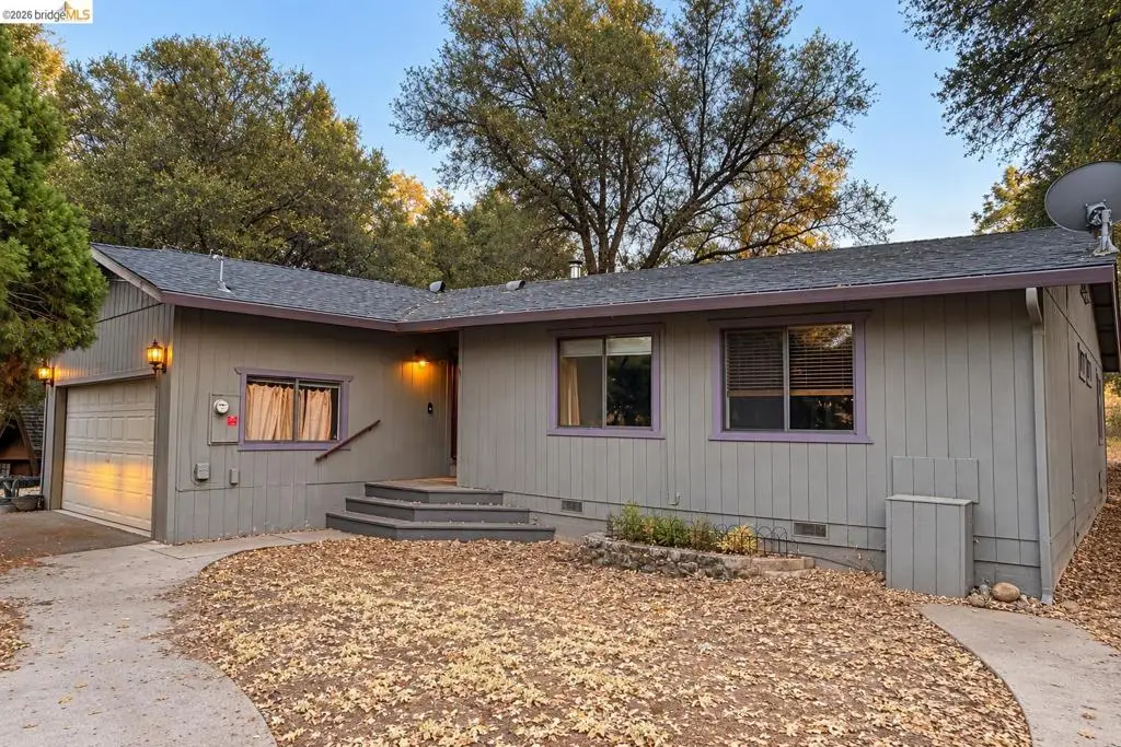 20663 Ferretti Rd, Groveland, CA 95321 - #1