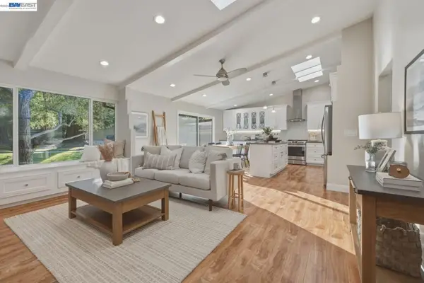 2641 Ptarmigan Dr #1, Walnut Creek, CA 94595
