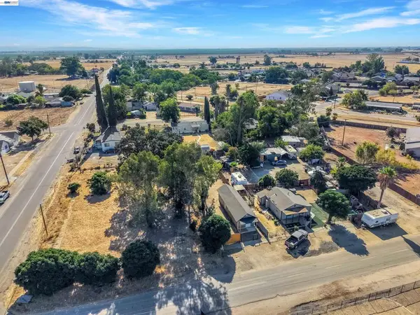 22479 Maple St, Chowchilla, CA 93610