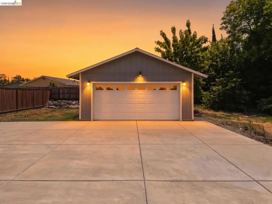 4585 Summer Ave, Olivehurst, CA 95961 - #3
