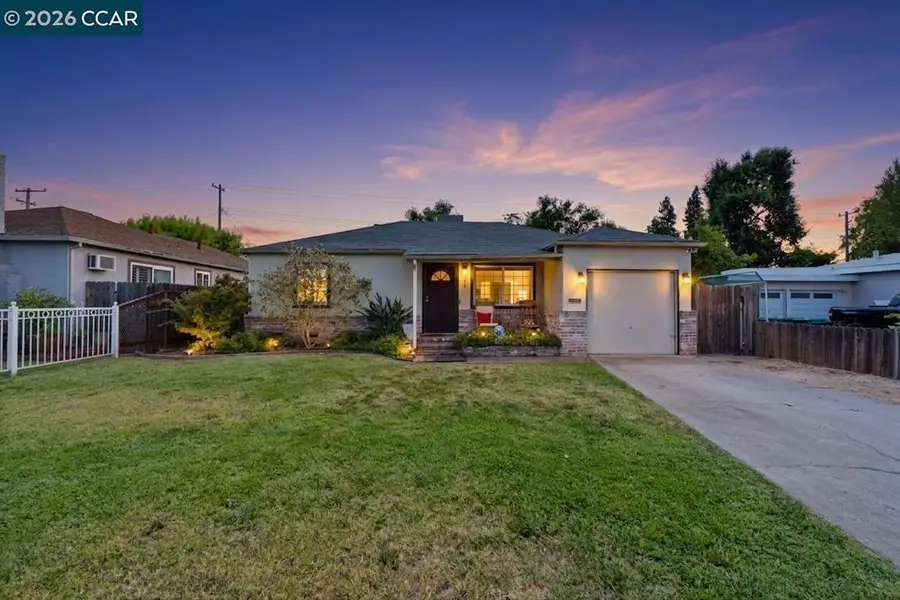 606 W Turner Rd, Lodi, CA 95240 - #2
