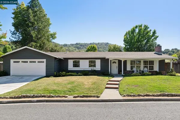 294 Deerfield Dr, Moraga, CA 94556