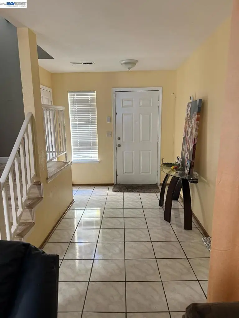 578 W 4th St, Tracy, CA 95376 - #2