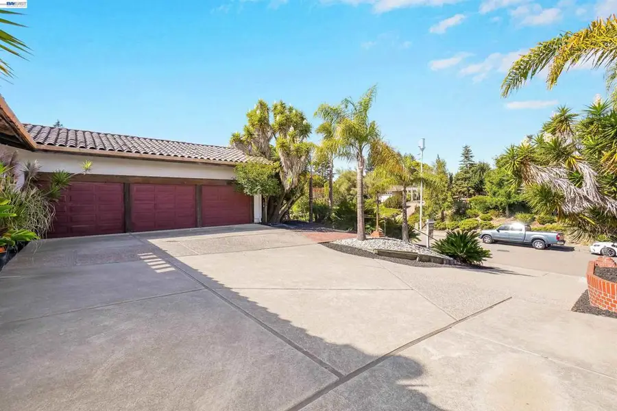 16989 Brierly Ct, Castro Valley, CA 94546 - #2