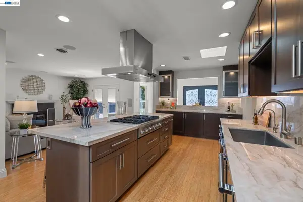 35596 Linda Dr, Fremont, CA 94536