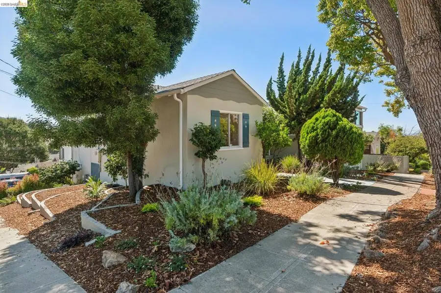5718 Burlingame Ave, Richmond, CA 94804 - #2
