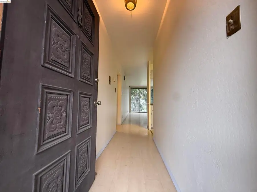 1425 Lakeside Dr #201, Oakland, CA 94612 - #3