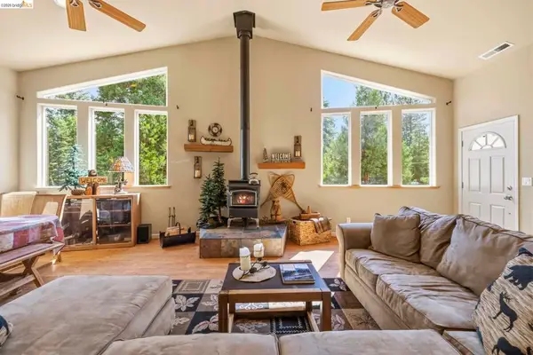 29392 Alpine Dr, Cold Springs, CA 95335