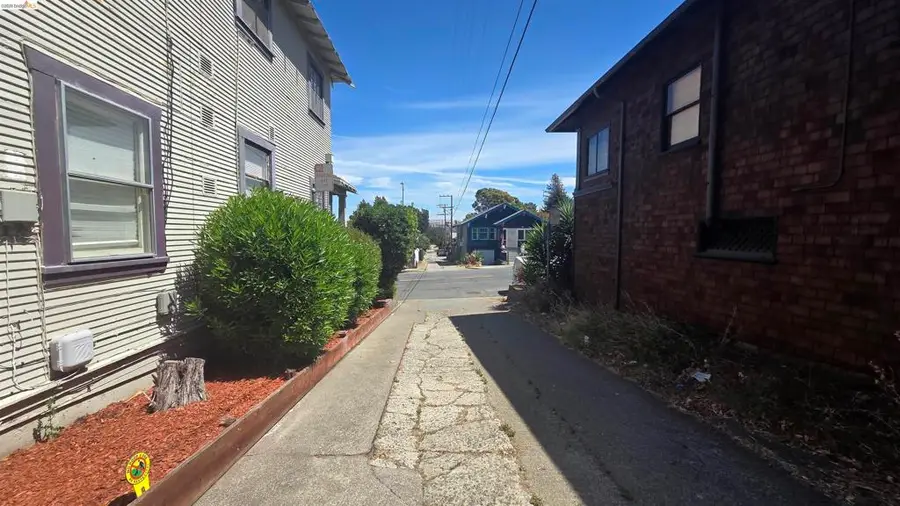 817 Alameda St, Vallejo, CA 94590 - #2