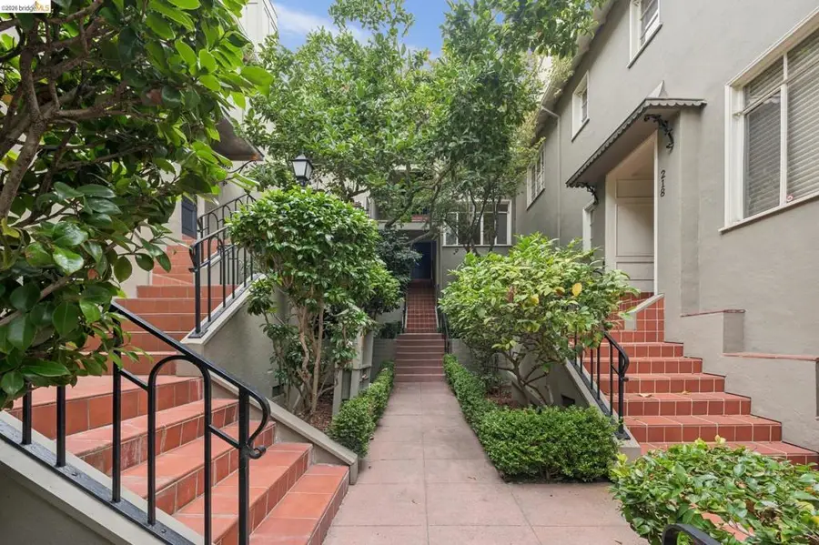 208 Lee St, Oakland, CA 94610 - #2