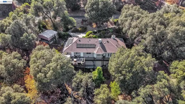 39309 Forest Park Ln, Oakhurst, CA 93644