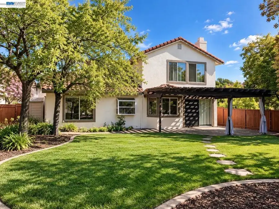 18734 Mt Lassen Dr, Castro Valley, CA 94552 - #2