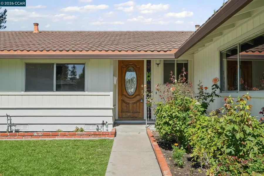 879 Greenway Dr, Martinez, CA 94553 - #3